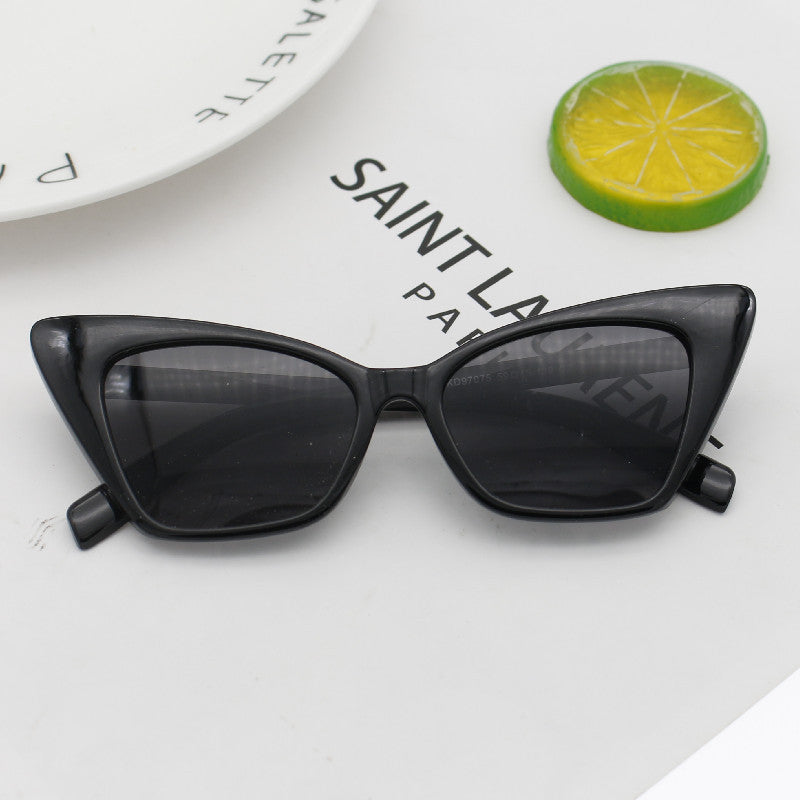 Women's Fashion Cat-Eye Sunglasses with High-Quality Frame Structure Stornfield