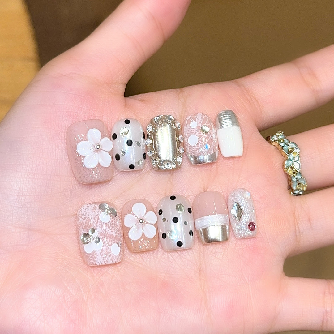 Creative artificial nails with elegant accents Stornfield