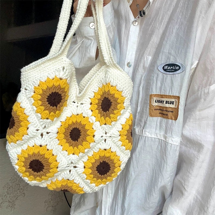 Handmade macrame bag with sunflower motif Stornfield