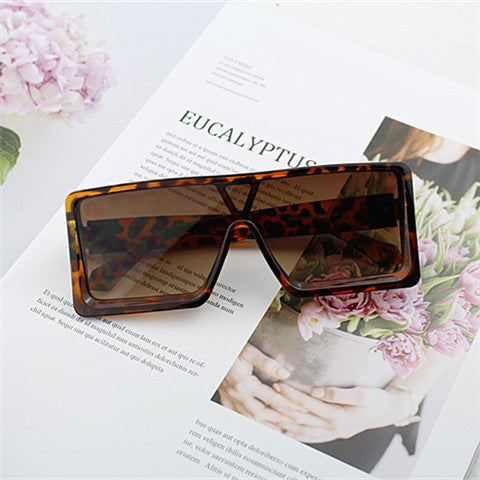 Women's Oversized Sunglasses in Avant-Garde Design Stornfield