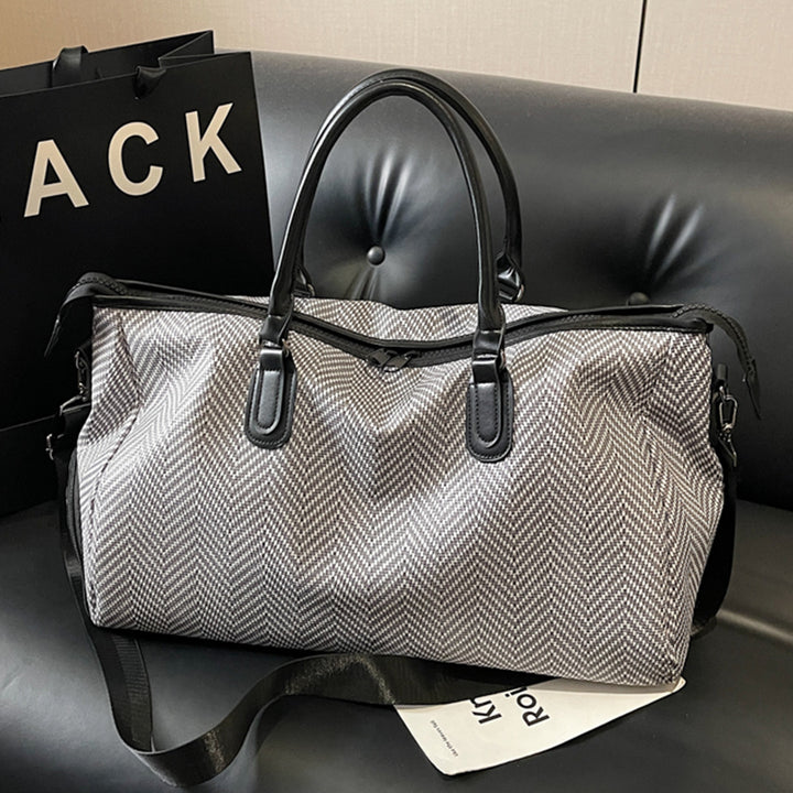 Elegant Travel Bag with Innovative Compartment Design Stornfield