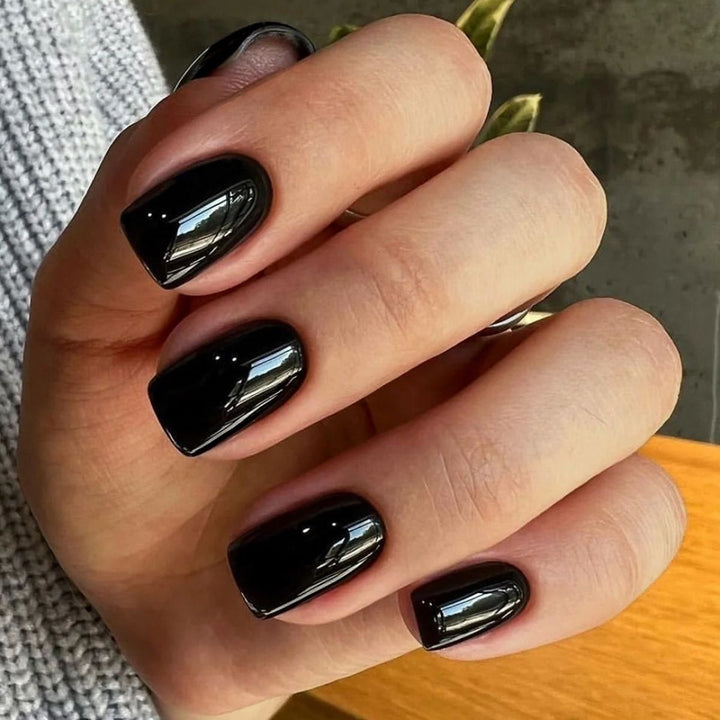 Acrylic nail set with luxurious color gradient and elegant lace accent Stornfield