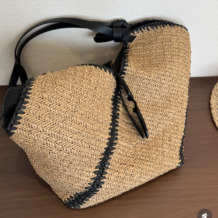 Generous shopping bag with handcrafted wave pattern Stornfield