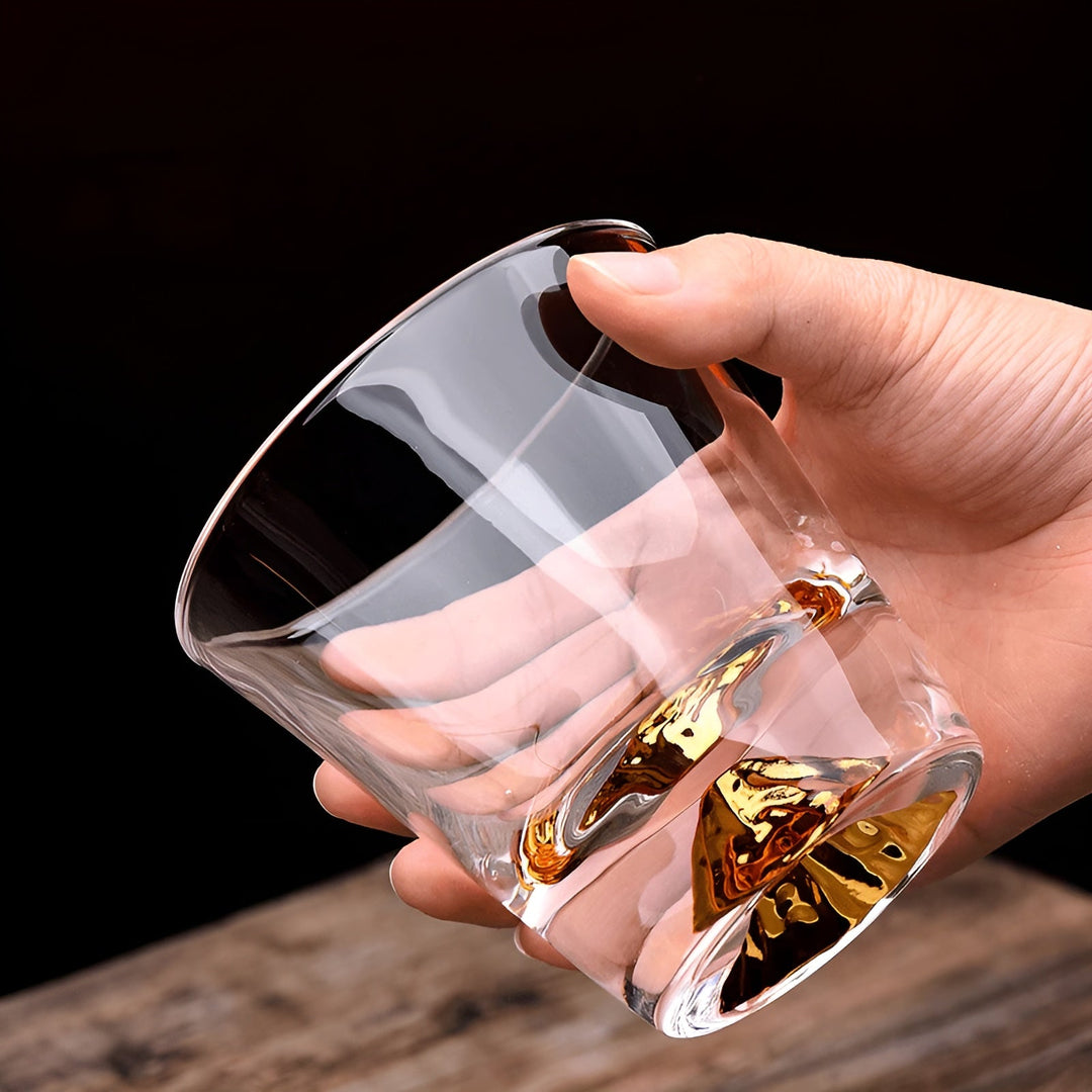 Whiskey glasses with Mount Fuji design – Elegant set for connoisseurs | Stornfield