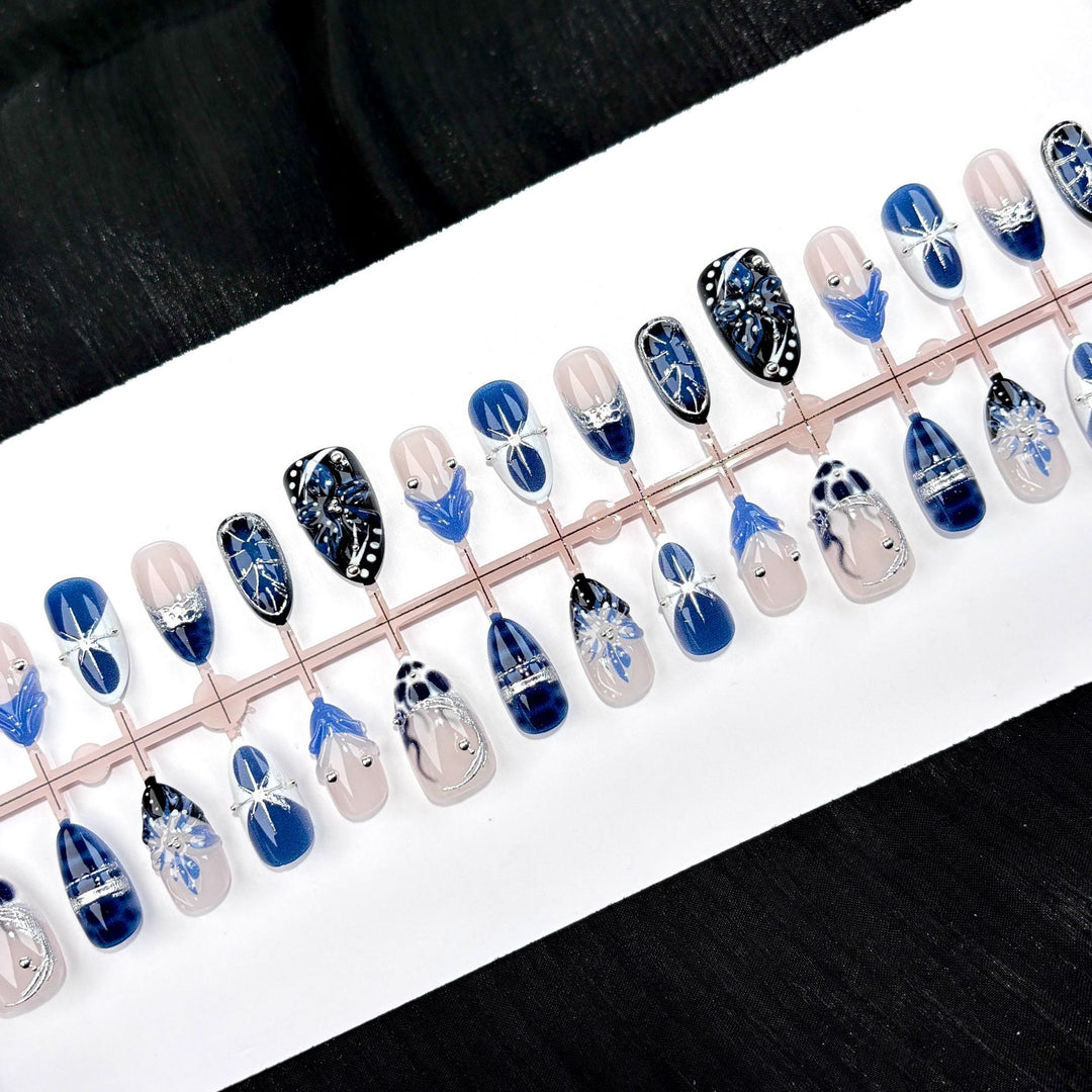 Elegant Polka Dot and Lace Press-On Nail Set