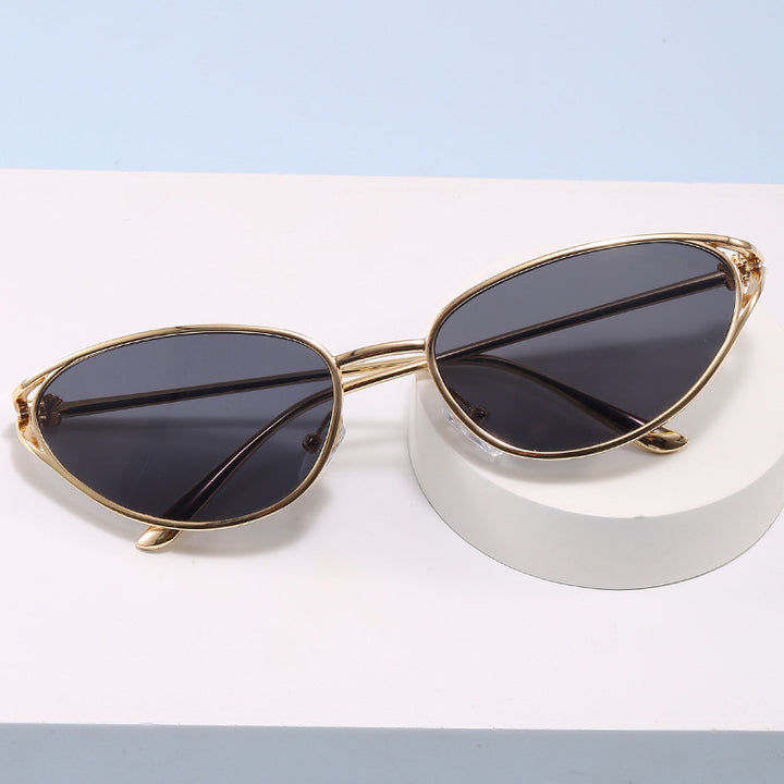 Trendy Cat-Eye Sunglasses with Metallic Frame Stornfield