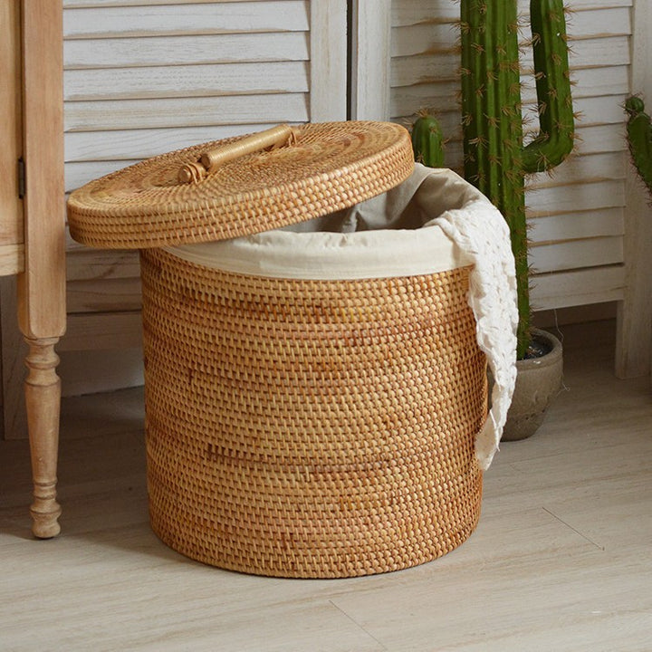 Women Elegant hand-woven basket with practical handles Stornfield
