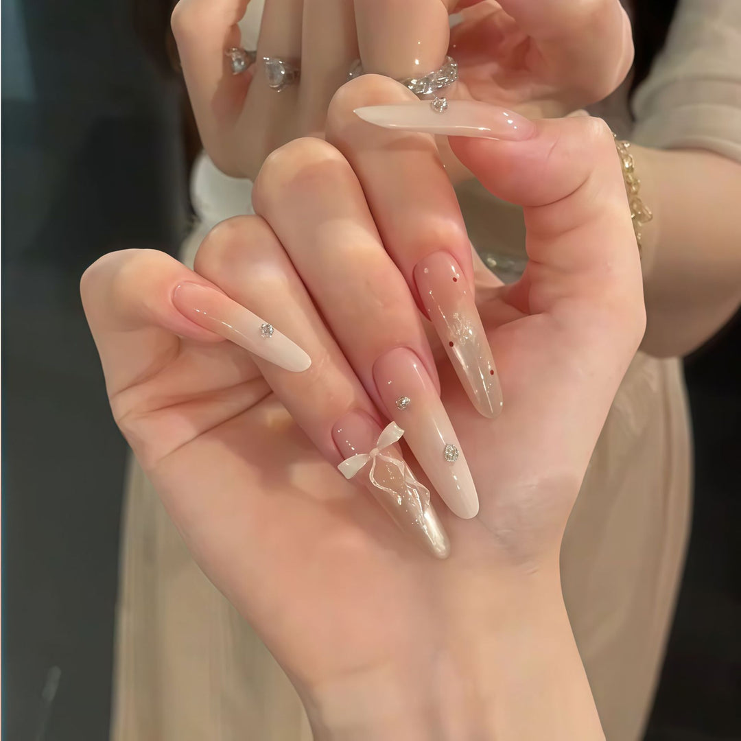 Artificial nails with elegant accents Stornfield