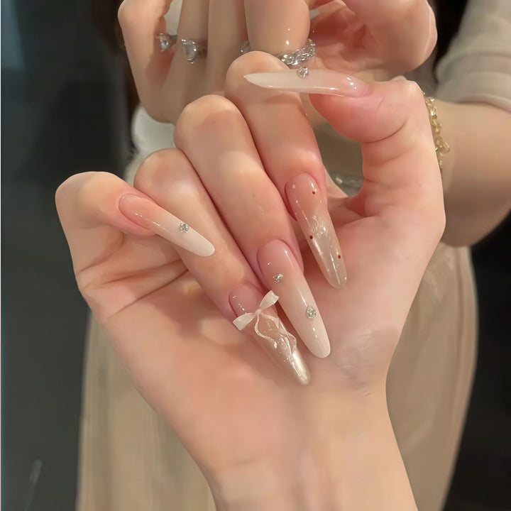 Artificial nails with elegant accents Stornfield
