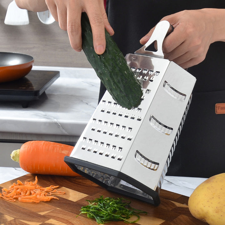 High-quality stainless steel kitchen grater with non-slip base Stornfield