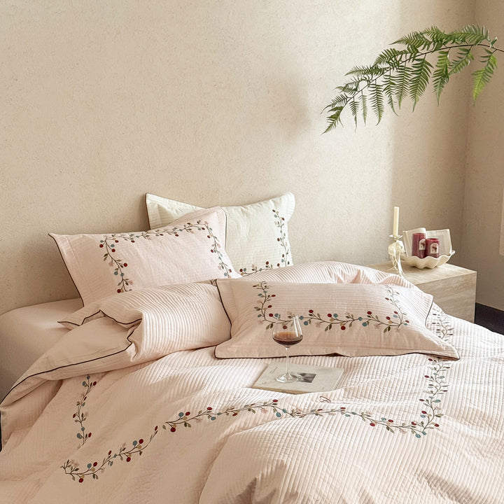 Quilted Floral Vine Embroidered Cotton Duvet Cover Set with Ribbed Stitching