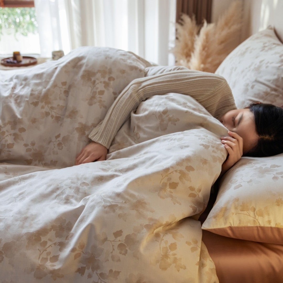 Luxurious cotton satin bedding set with fine jacquard pattern