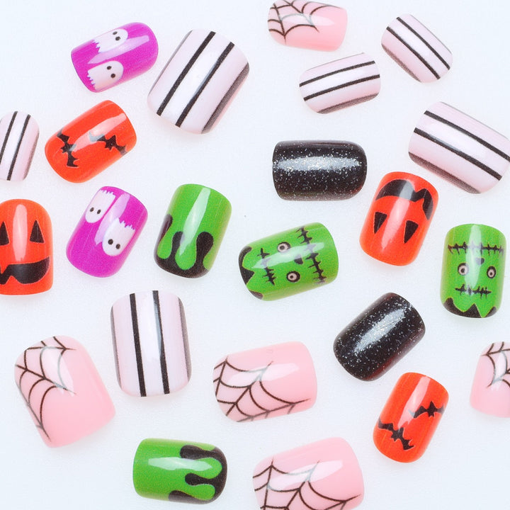 Halloween-Themed Nail Art Stornfield