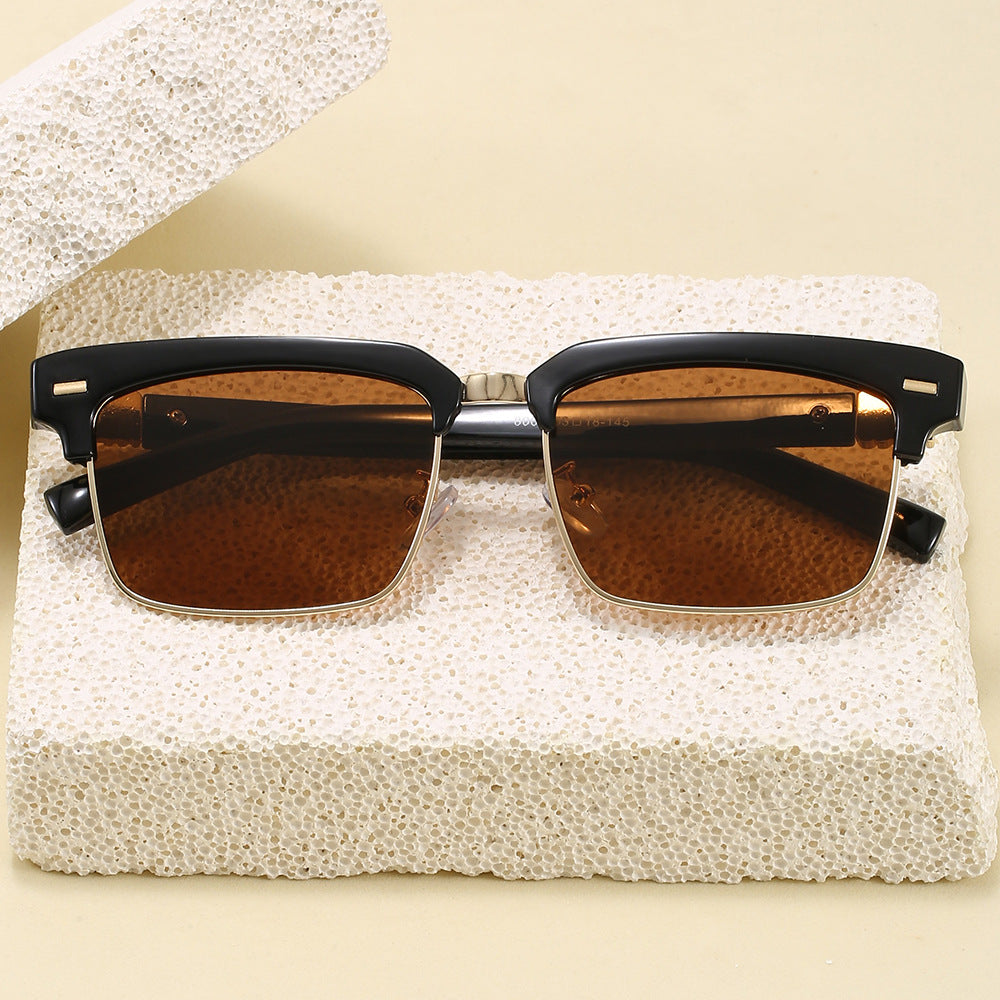 Fashion sunglasses with square frame and stylish design Stornfield