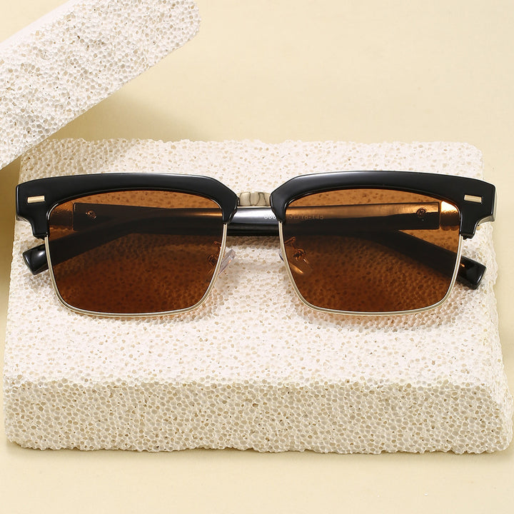 Fashion sunglasses with square frame and stylish design Stornfield