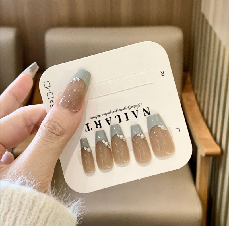 Glittery 3D Press-On Nail Set Stornfield