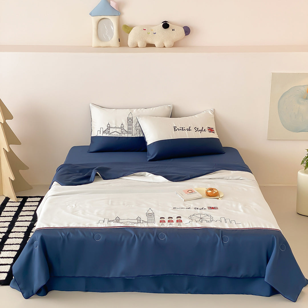 Children's bed linen set with football design made of silky cotton satin