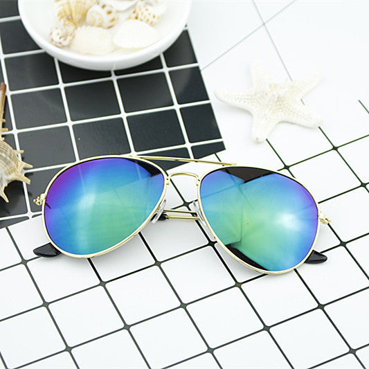 Women's modern pilot sunglasses with gradient lens design Stornfield