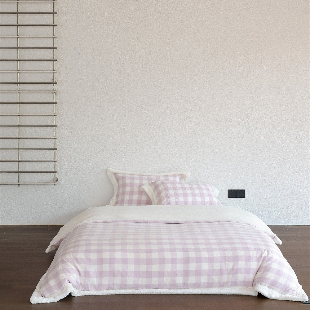Reversible duvet cover set