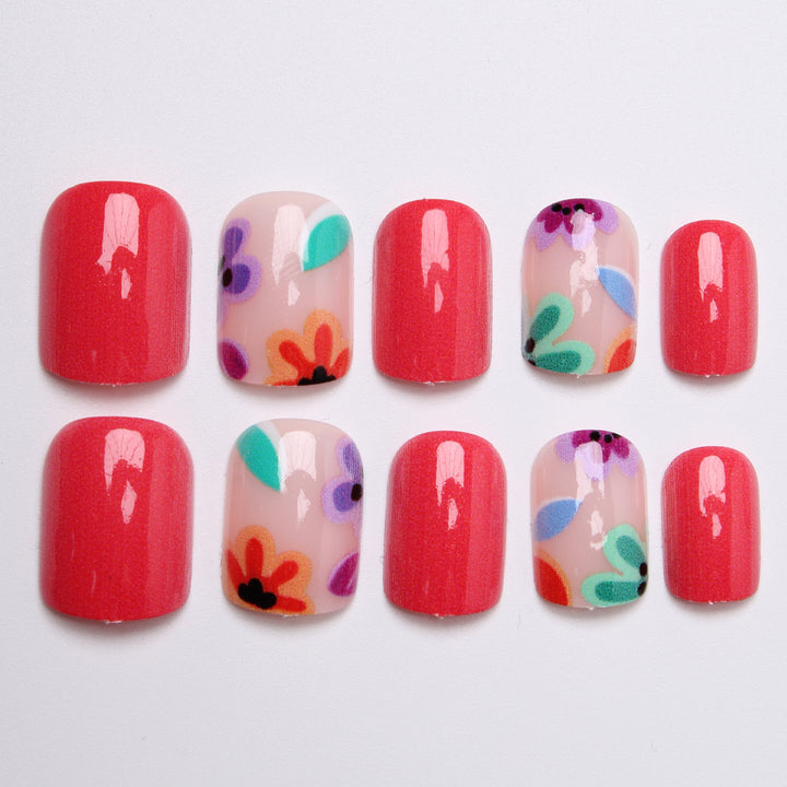 Artistic Nail Tips in Floral Design Stornfield