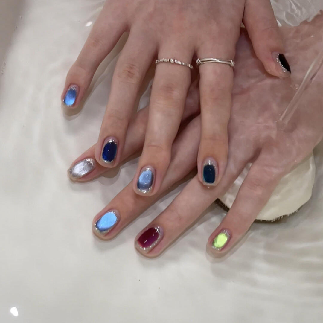 Artificial nails with holographic effect Stornfield