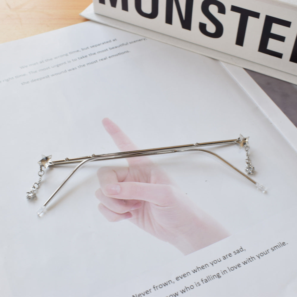 Star-Embellished Eyewear Chain Stornfield