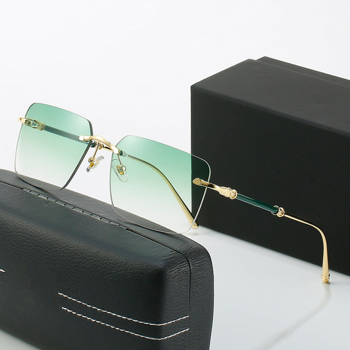 Women's fashionable sunglasses with square frame and luxurious accents Stornfield