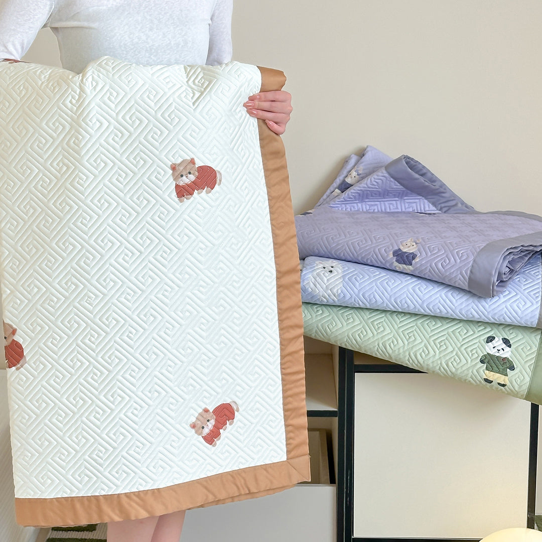 Quilted Cotton Bedspread and Pillowcase Set with Cute Cat Motif