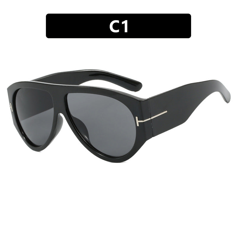 Ladies elegant sunglasses in striking design Stornfield