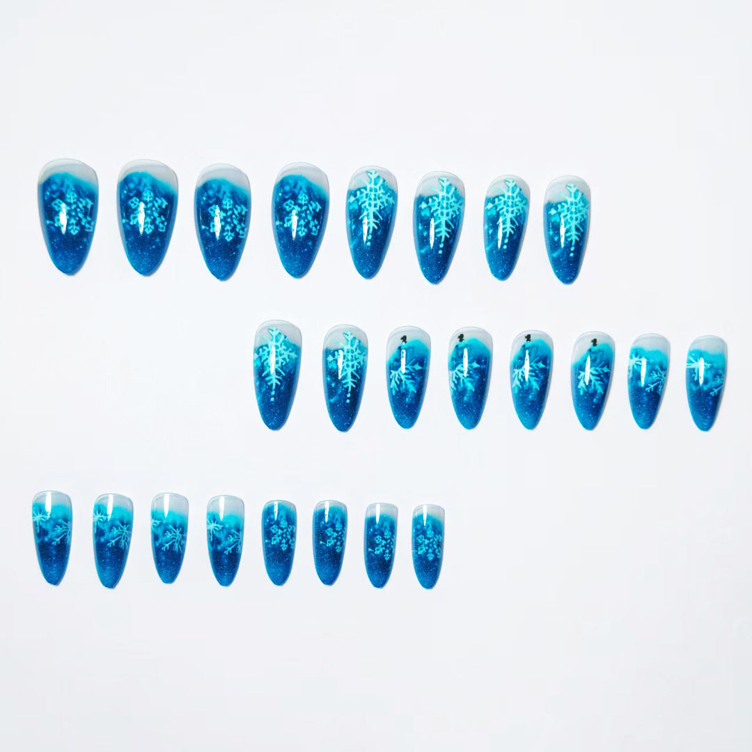 Clear nail design with glitter and snowflake motif Stornfield