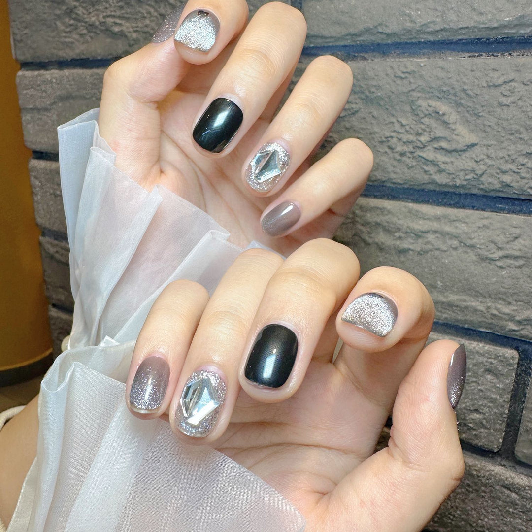 Glamorous Press-On Nail Design Stornfield