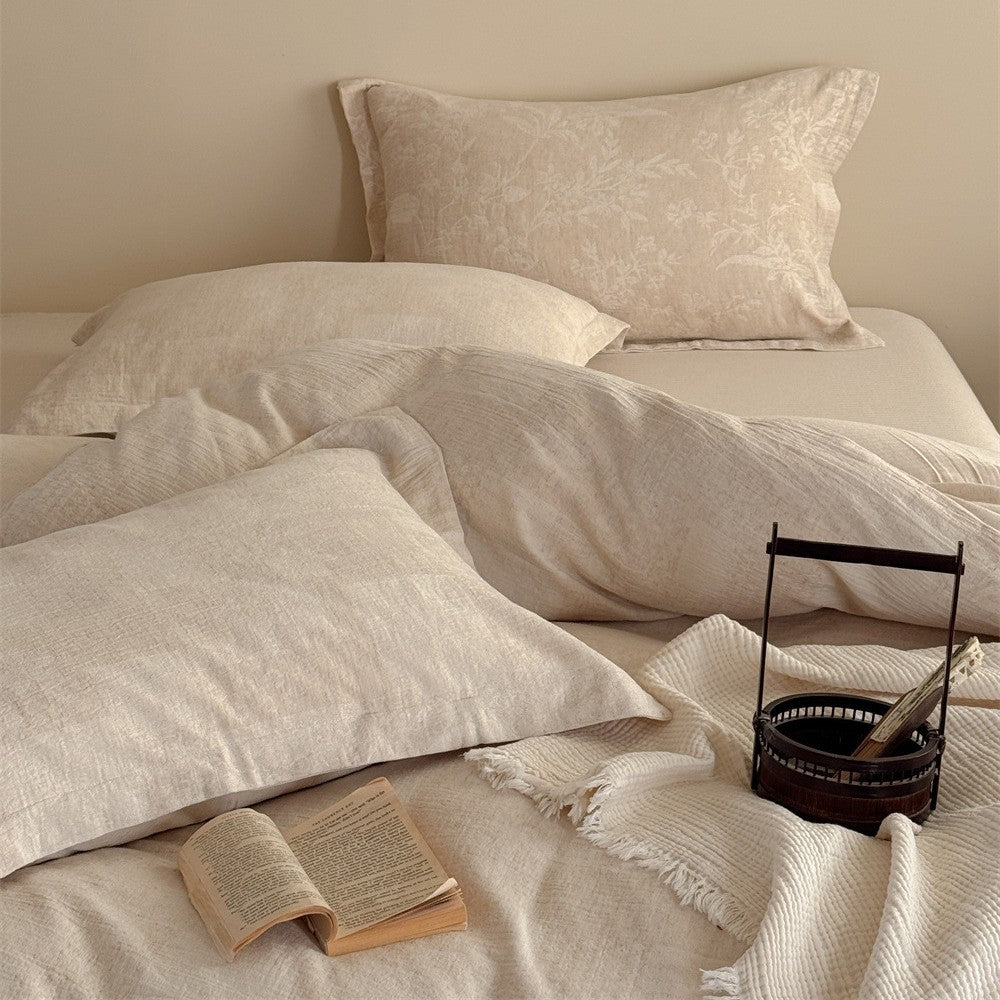 Linen bed linen set with subtle jacquard relief and stonewashed look