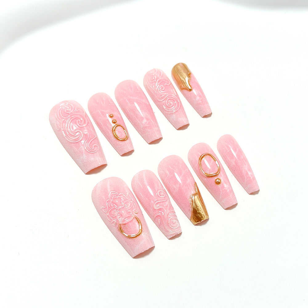 Elegant and Decorative Art Nails Stornfield