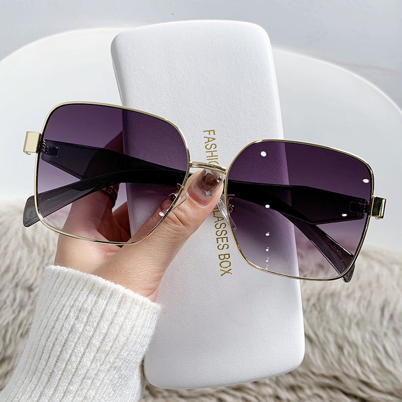 Women stylish square sunglasses with curved frame Stornfield