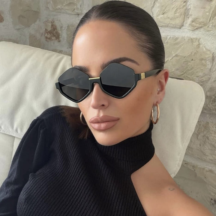 Women's fashionable sunglasses with trendy hexagonal frame and protective lenses Stornfield