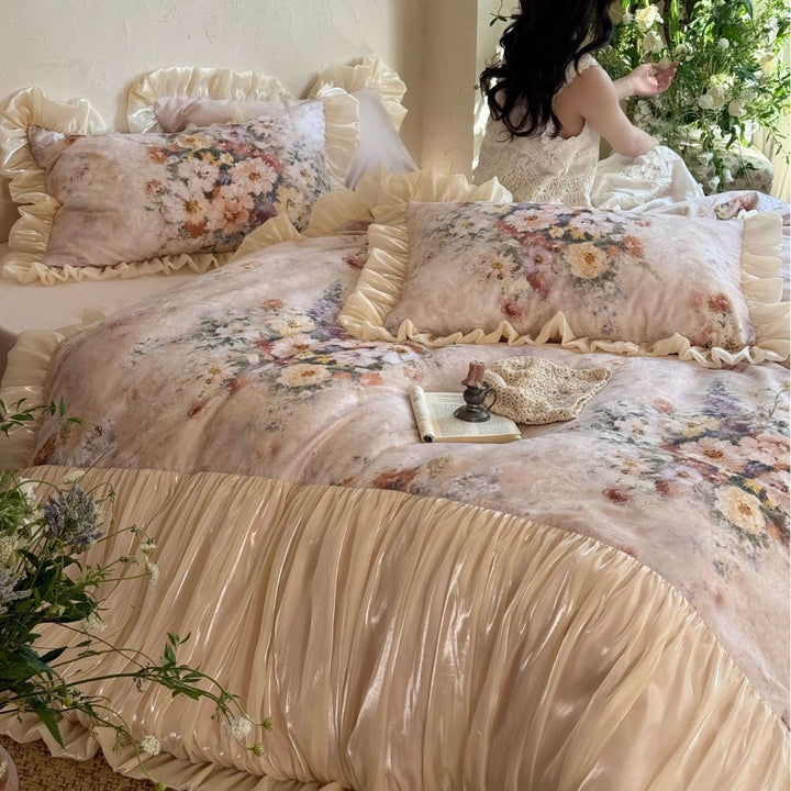 Bedding set with romantic floral pattern and gathered satin frill