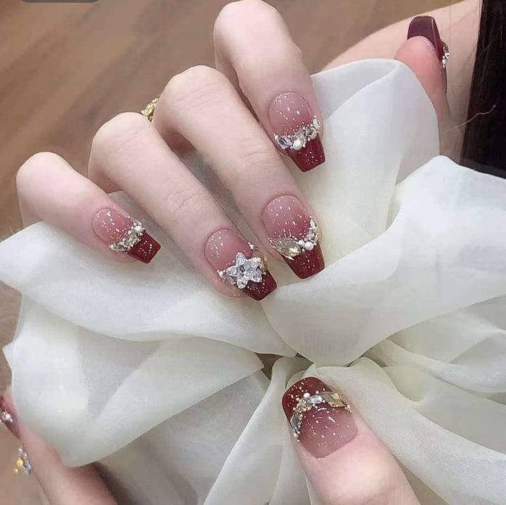 Decorative Floral Press-On Nails Stornfield