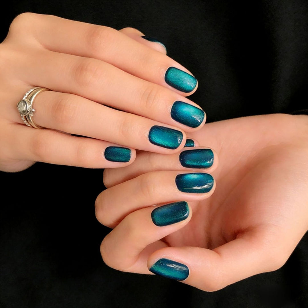 Glamorous Metallic Press-On Nails Stornfield