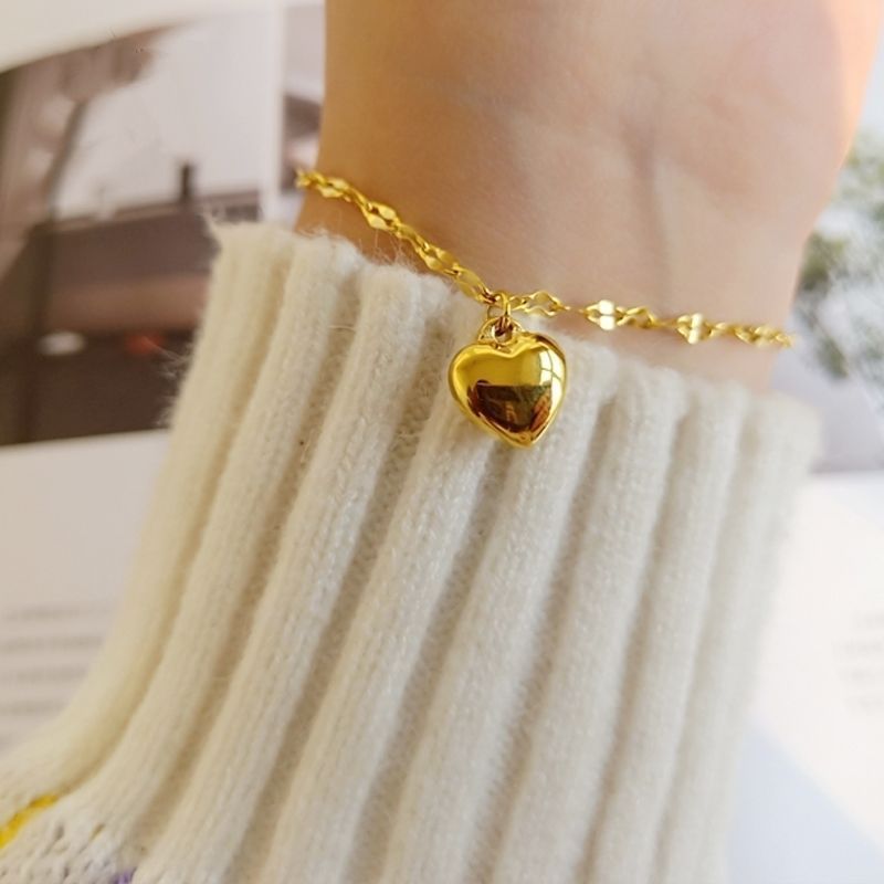 Heart-Shaped Charm Bracelet Stornfield