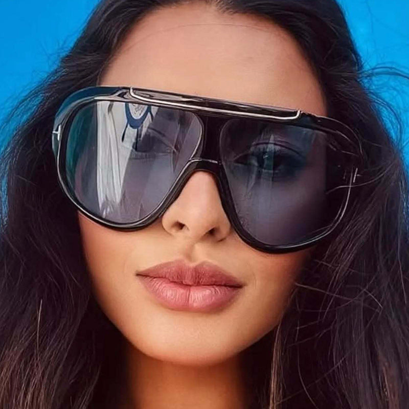 Ladies oversized sunglasses in a modern, transparent design Stornfield