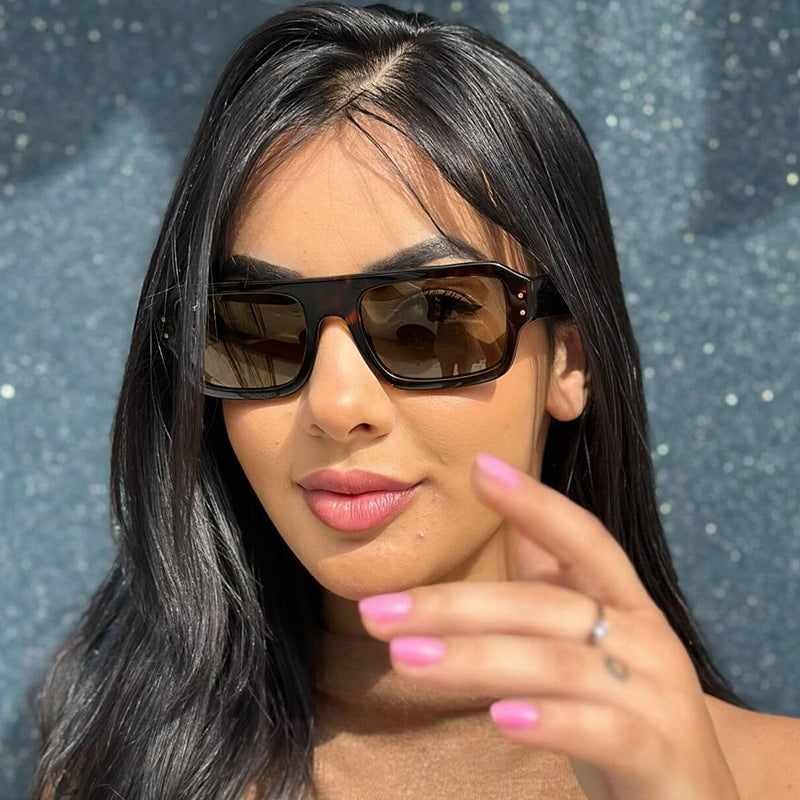 Women's sunglasses in modern oversized design Stornfield
