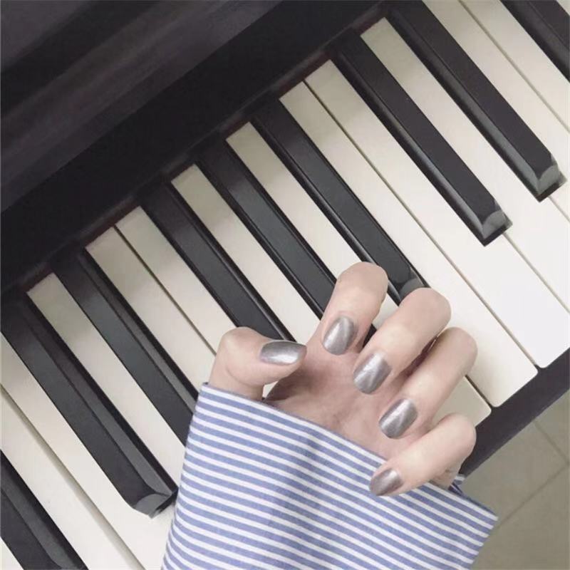 Glossy Metallic Press-On Nail Set