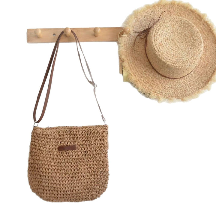 Practical handbag made of woven natural material Stornfield
