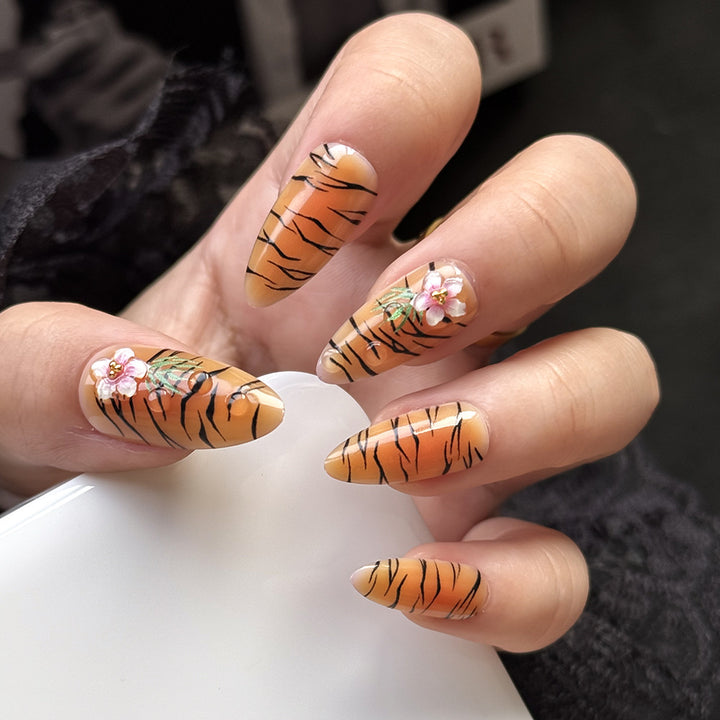 Floral Design Press-On Nail Set Stornfield