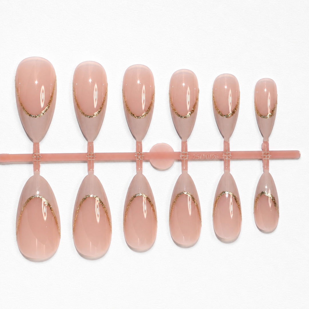 Elegant Artificial Nails with Gold Accents Stornfield
