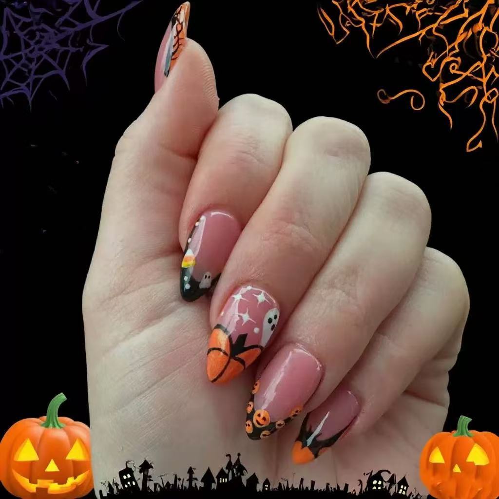 Nail art set with creative Halloween designs Stornfield