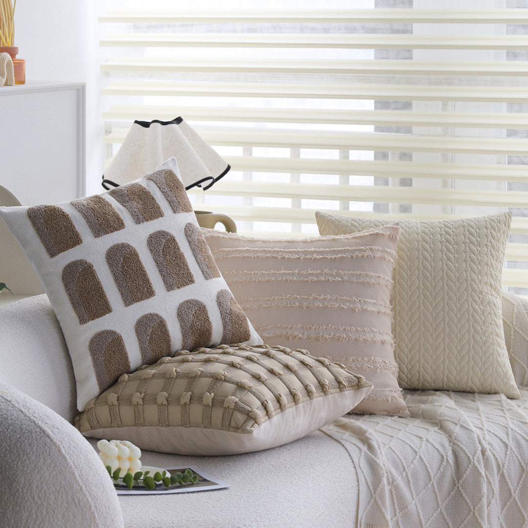 Structured decorative cushion