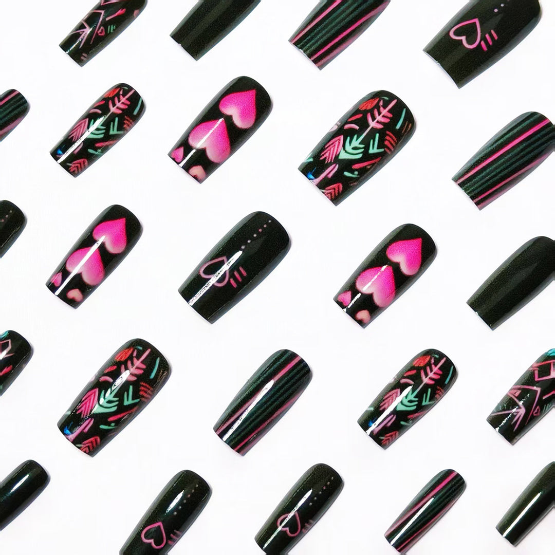 Creative artificial nails with modern graphic designs Stornfield