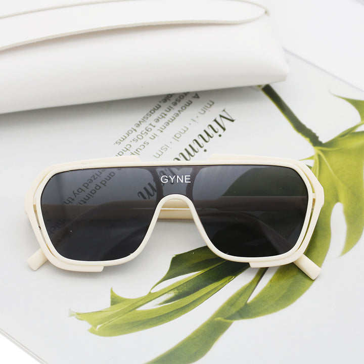 Women's sporty sunglasses with modern design Stornfield