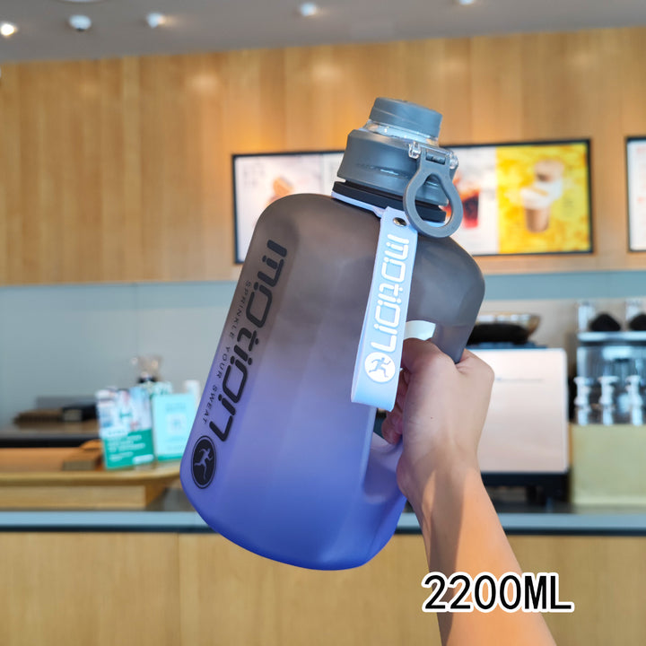 Women’s beverage container with large volume Stornfield